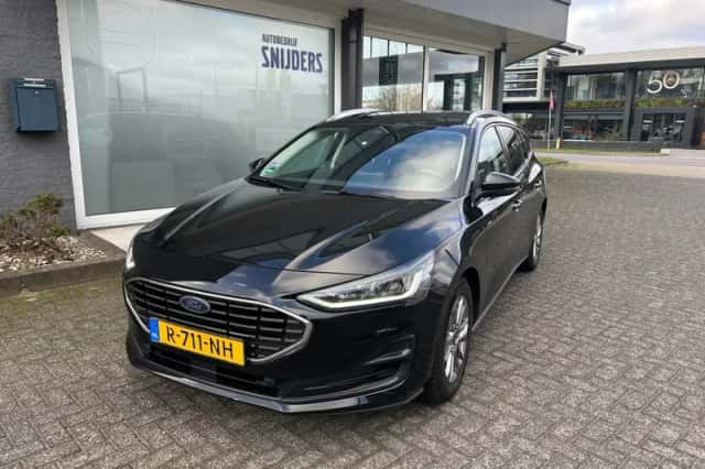 Ford Focus (2022) thumbnail 1