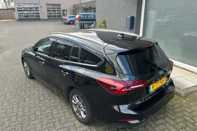 Ford Focus (2022) thumbnail 6