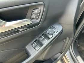 Ford Kuga (2022) thumbnail 18