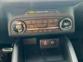 Ford Kuga (2022) thumbnail 26