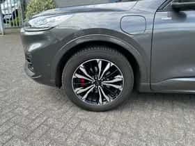 Ford Kuga (2022) thumbnail 5