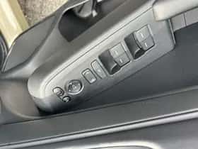 Honda HR-V thumbnail 18