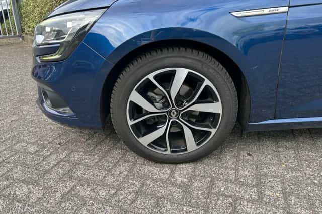Renault Mégane (2019) thumbnail 5
