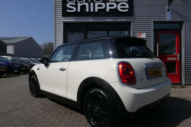 MINI Cooper (2014) thumbnail 3
