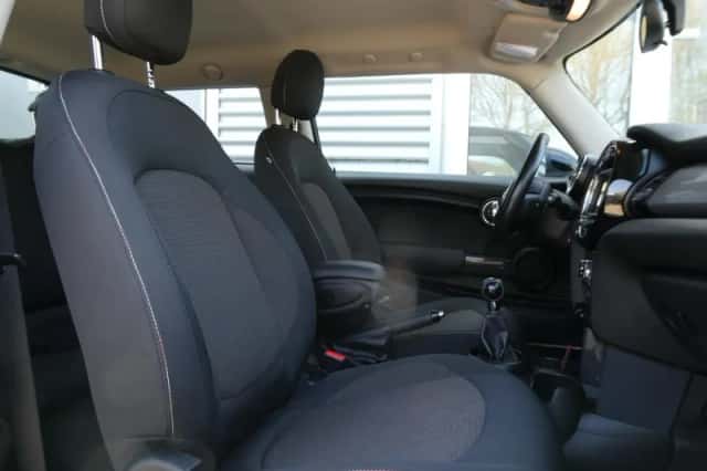 MINI Cooper (2014) thumbnail 6