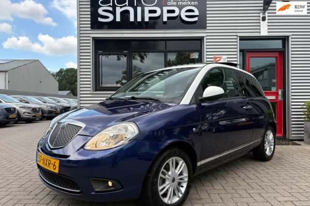 Lancia Ypsilon (2010) thumbnail 1