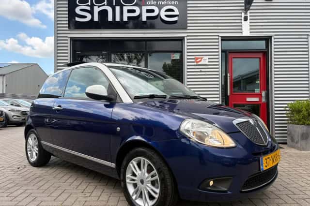 Lancia Ypsilon (2010) thumbnail 2