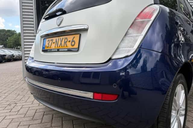 Lancia Ypsilon (2010) thumbnail 5