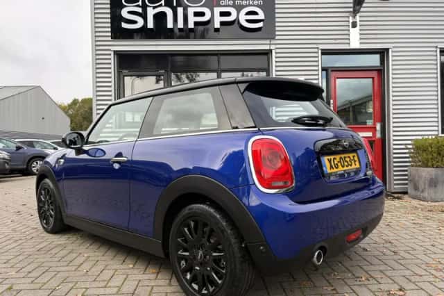 MINI Cooper (2019) thumbnail 3