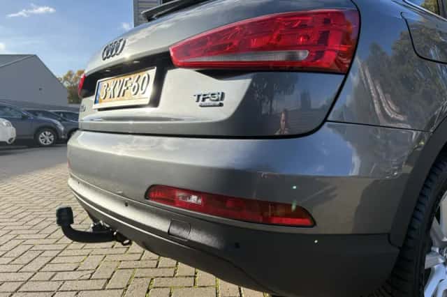 Audi Q3 (2013) thumbnail 5