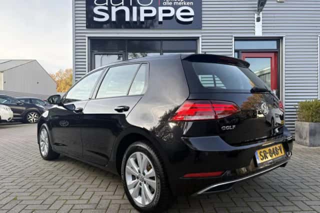 Volkswagen Golf (2018) thumbnail 3