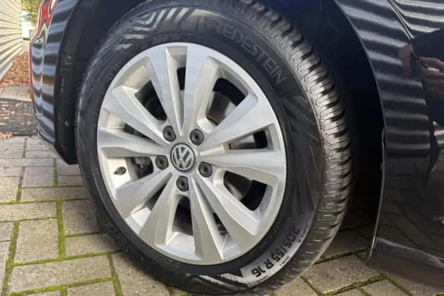 Volkswagen Golf (2018) thumbnail 6