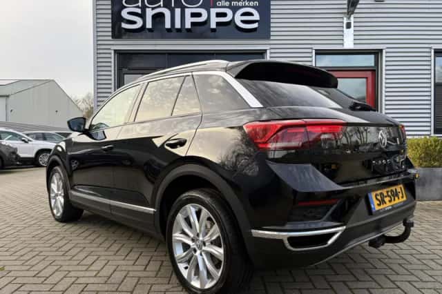 Volkswagen T-Roc (2018) thumbnail 3