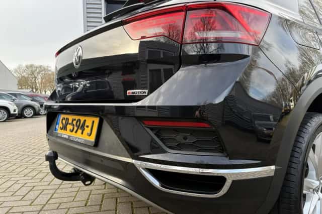 Volkswagen T-Roc (2018) thumbnail 5