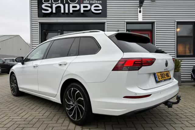 Volkswagen Golf (2021) thumbnail 3