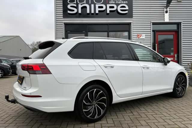 Volkswagen Golf (2021) thumbnail 4
