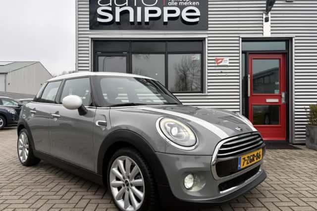 MINI Cooper (2015) thumbnail 2