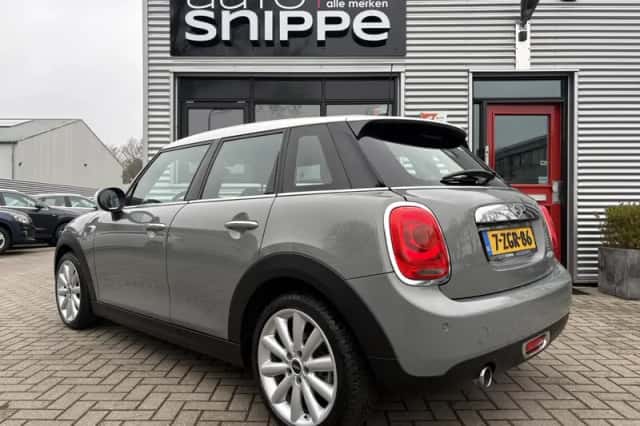 MINI Cooper (2015) thumbnail 3