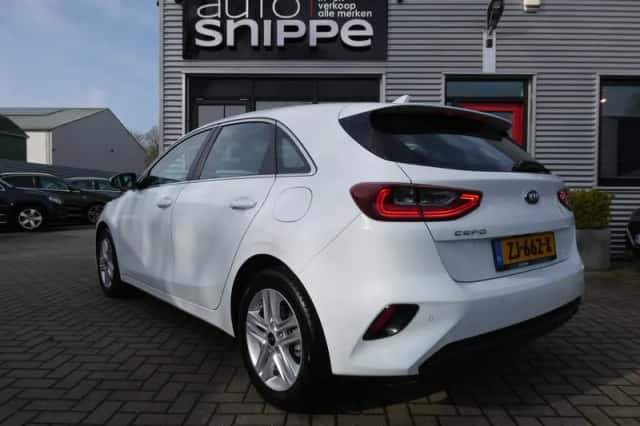 Kia Ceed (2019) thumbnail 3