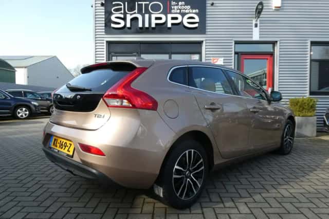Volvo V40 (2016) thumbnail 4