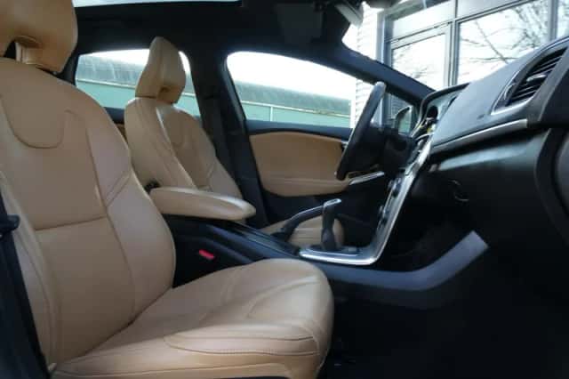 Volvo V40 (2016) thumbnail 6