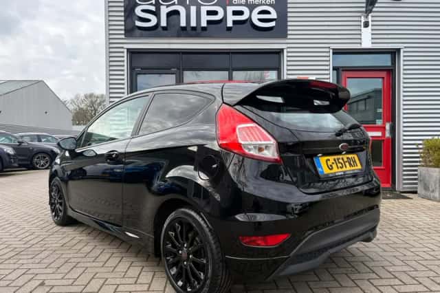 Ford Fiesta (2016) thumbnail 3