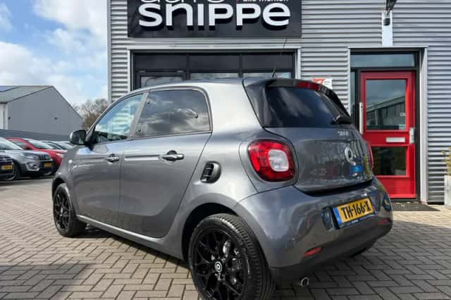 Smart Forfour (2018) thumbnail 3