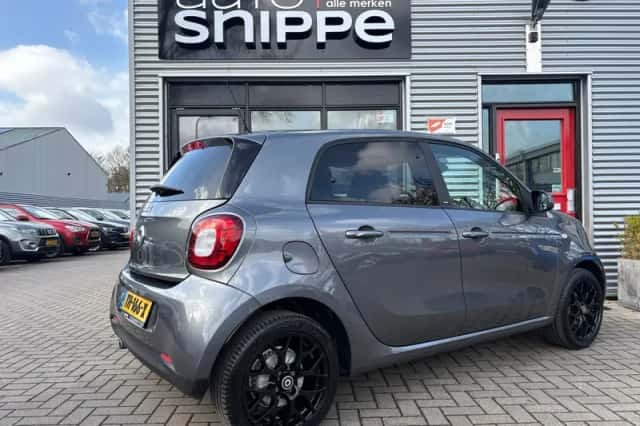 Smart Forfour (2018) thumbnail 4