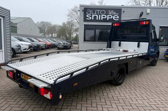 Mercedes-Benz Sprinter (2024) thumbnail 4