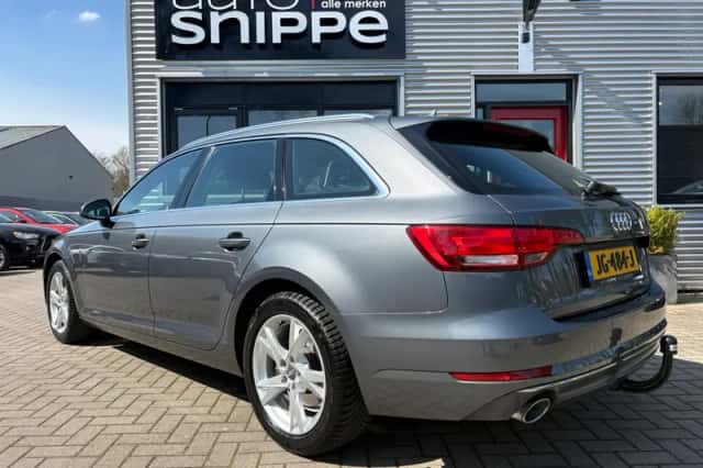Audi A4 (2016) thumbnail 3