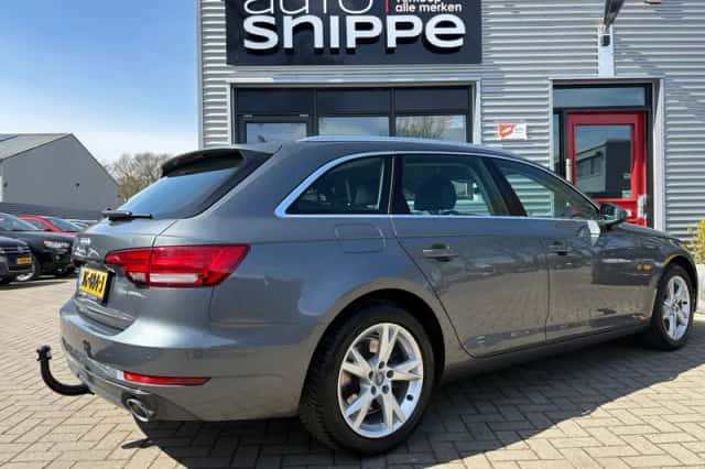 Audi A4 (2016) thumbnail 4