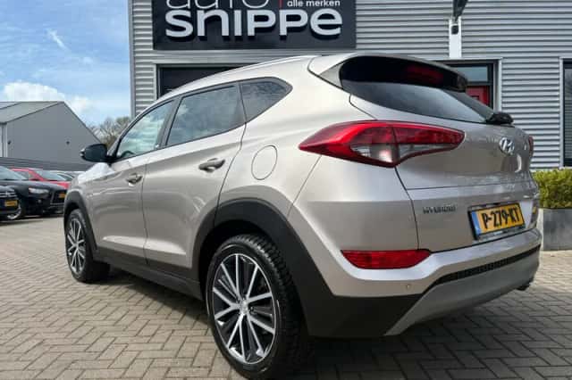 Hyundai Tucson (2018) thumbnail 3