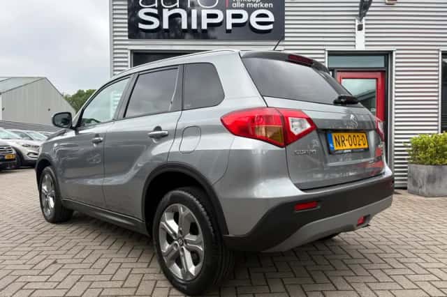 Suzuki Vitara (2017) thumbnail 3