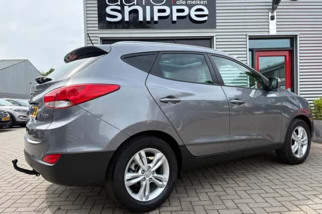 Hyundai ix35 (2012) thumbnail 3