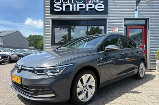 Volkswagen Golf (2021) thumbnail 1