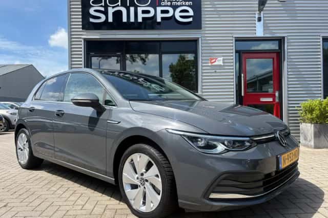 Volkswagen Golf (2021) thumbnail 2
