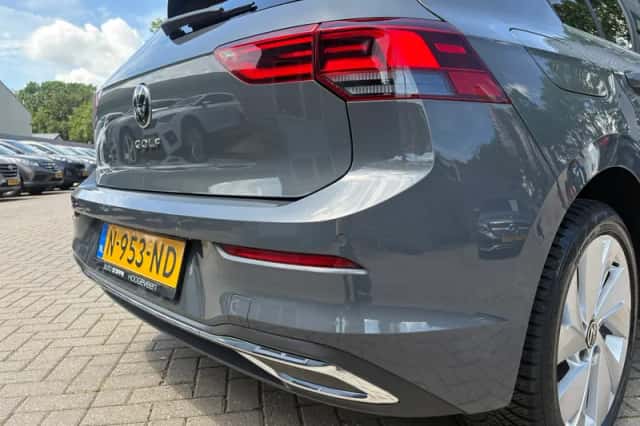 Volkswagen Golf (2021) thumbnail 5
