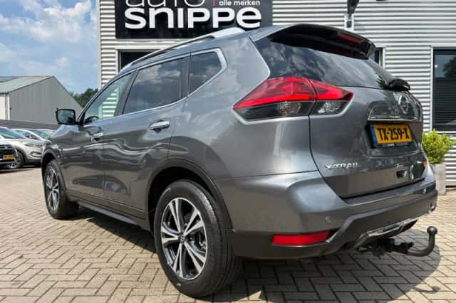 Nissan X-Trail (2018) thumbnail 3
