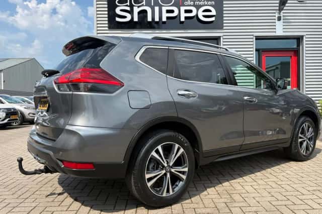 Nissan X-Trail (2018) thumbnail 4