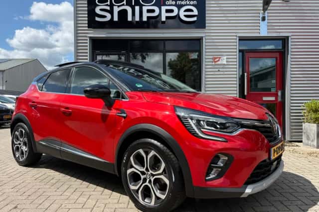 Renault Captur (2022) thumbnail 2