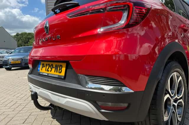 Renault Captur (2022) thumbnail 5