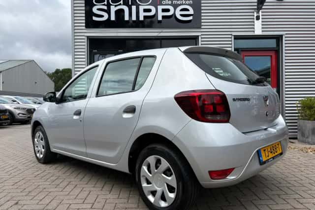 Dacia Sandero (2018) thumbnail 3