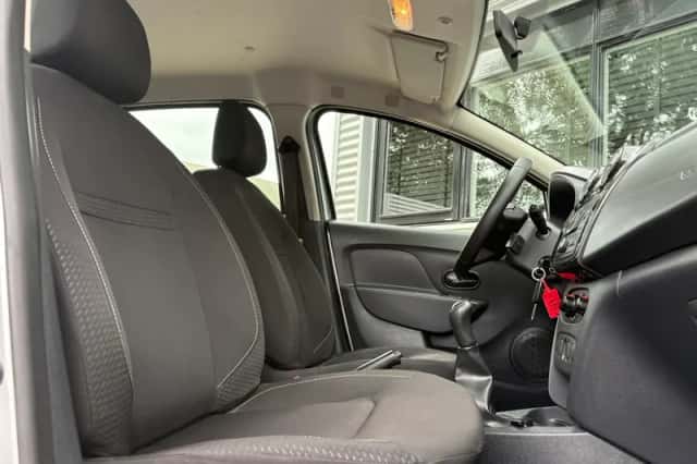 Dacia Sandero (2018) thumbnail 5