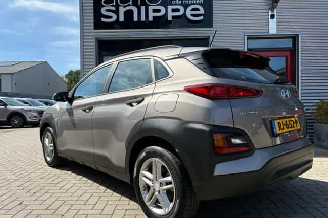 Hyundai Kona (2018) thumbnail 3