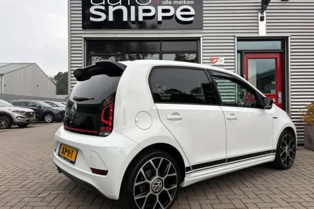Volkswagen Up! (2019) thumbnail 4