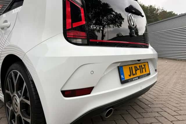 Volkswagen Up! (2019) thumbnail 5