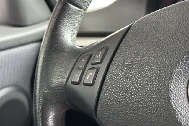 BMW 3-Serie (2010) thumbnail 1