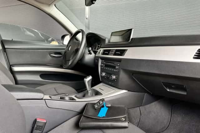 BMW 3-Serie (2010) thumbnail 6