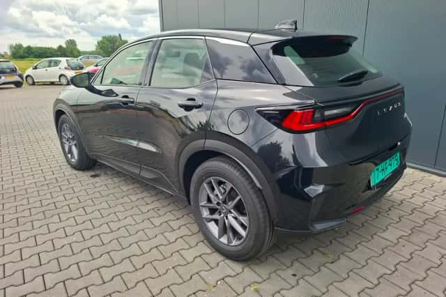 Lexus LBX (2026) thumbnail 3