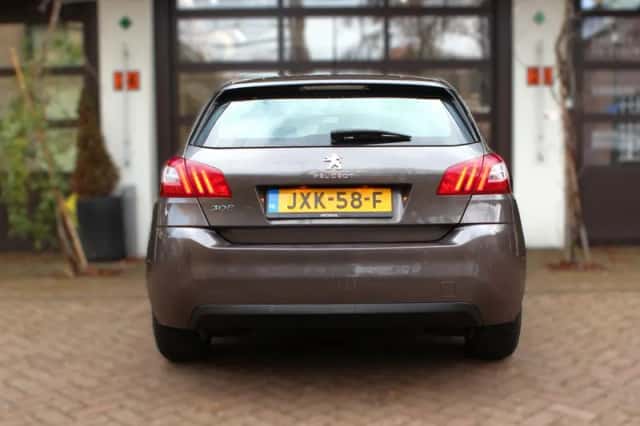 Peugeot 308 (2015) thumbnail 5